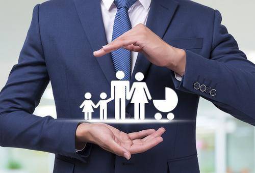 60歲以上老人買什么保險好？一文搞定！