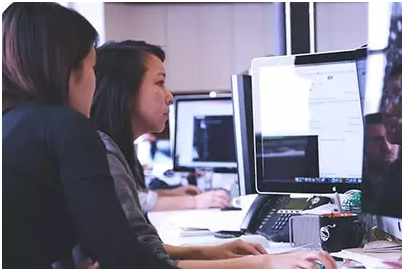 網(wǎng)上買保險(xiǎn)和線下買保險(xiǎn)哪種比較好？